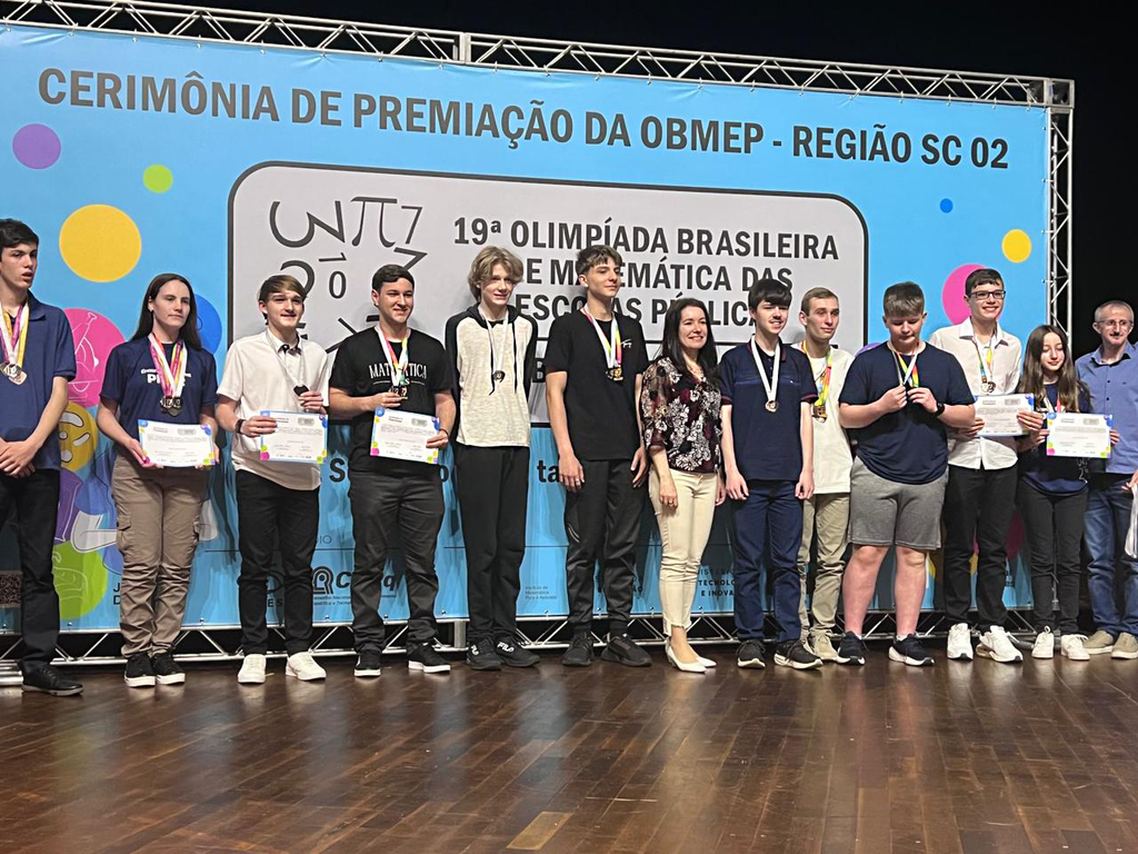 ESCOLA MUNICIPAL PROFESSORA AMÉLIA POLETTO HEPP É DESTAQUE NA CERIMÔNIA REGIONAL DA 19ª OBMEP 2024